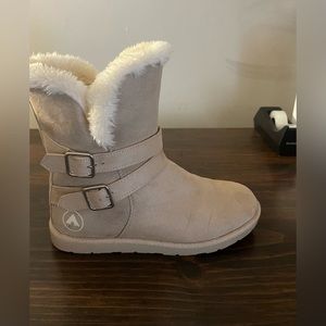 AIRWALK  Stone Color NIA Suede FAUX FUR Lined Women's WARM BOOTS ~ Size 9